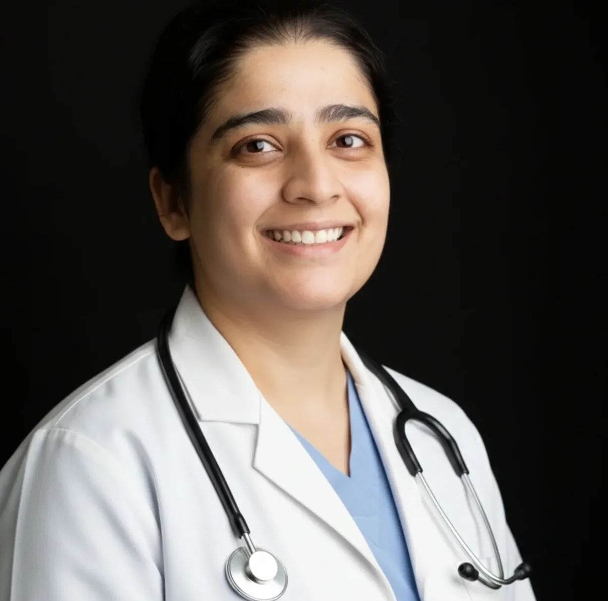 Dr. Juhi Puri, Oral and Maxillofacial Surgeon at Rachana's Dental Clinic